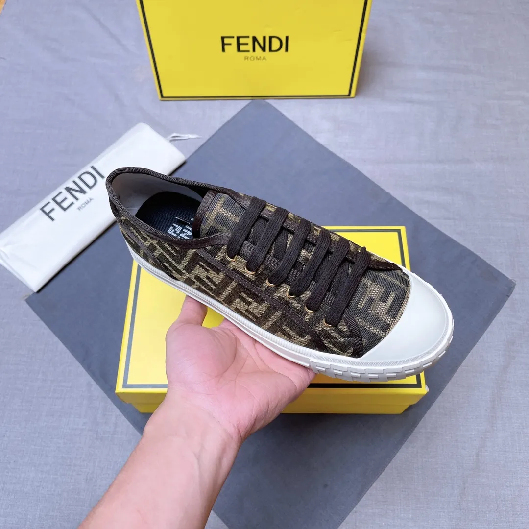 P380 men's shoes 💰Fendǐ Domino sneakers with jacquard FF pattern, embossed FF pattern on the toe, canvas upper, TPU customized outsole Size: 38-45 (customized for 45) No. 018